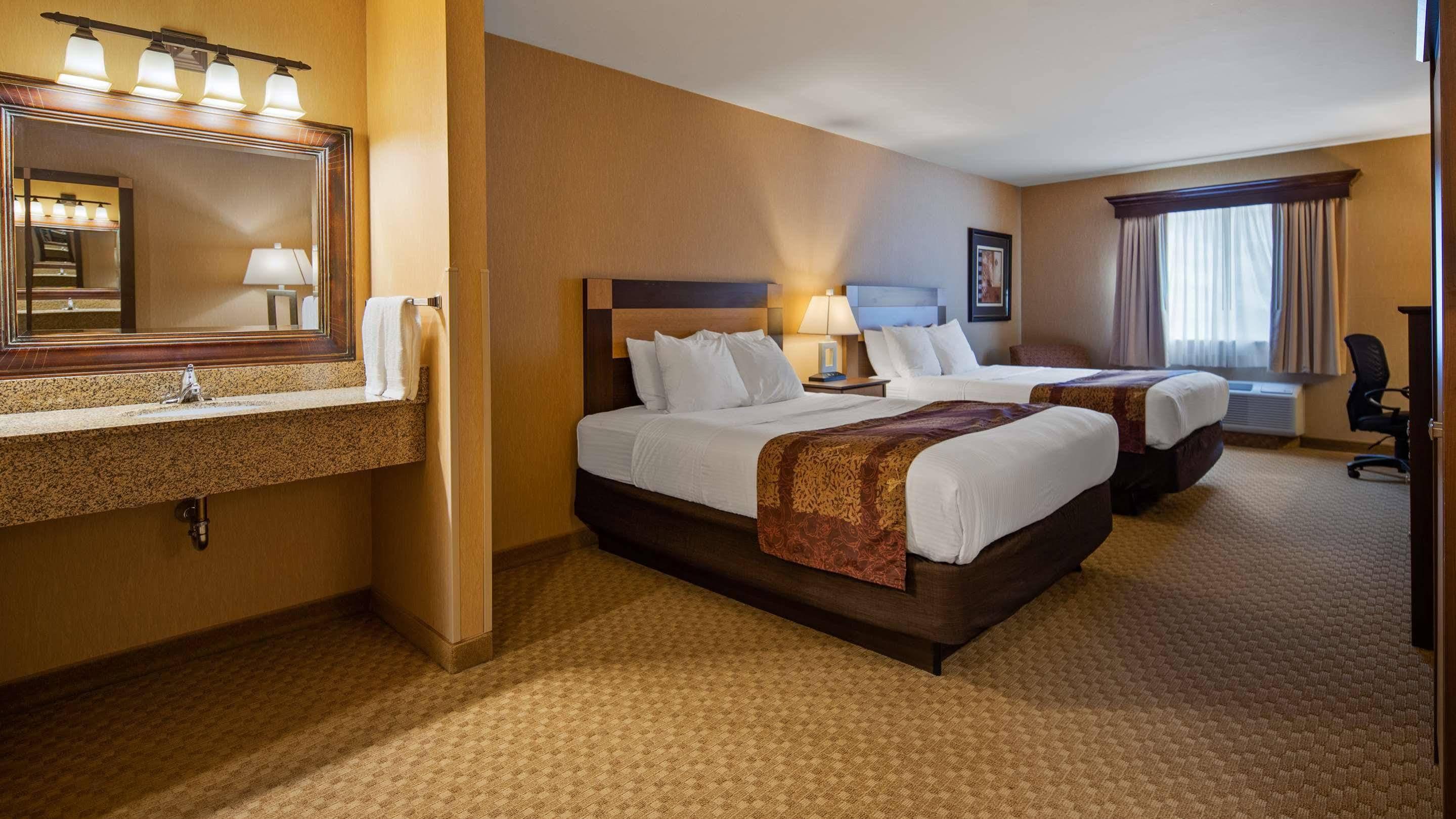 Crandon Inn & Suites エクステリア 写真